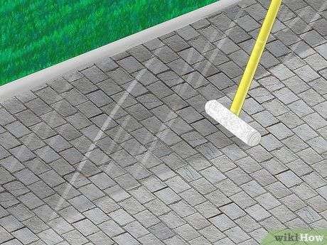 cleaning patio pavers
